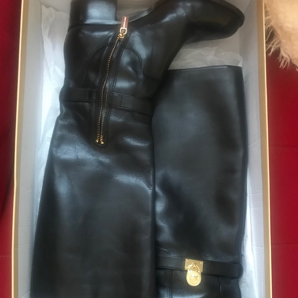 Beautiful MK Hamilton black leather boots